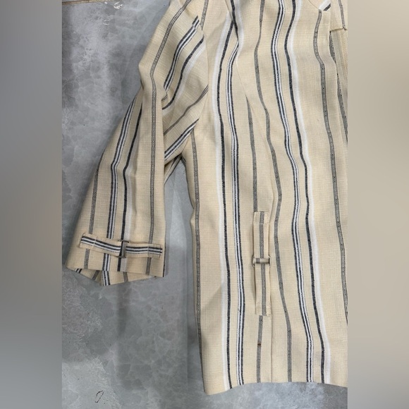 Perceptions Beige and Black Striped Blazer - Picture 5 of 8